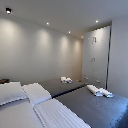 Luxury Lu Split